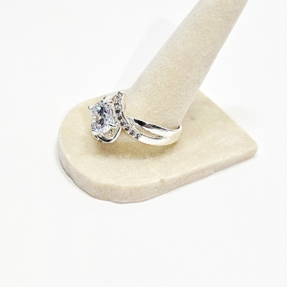 Macy's Charter Club Crystal Stone Bypass Ring in Fine Silver Plate Size 10 - Picture 5 of 7